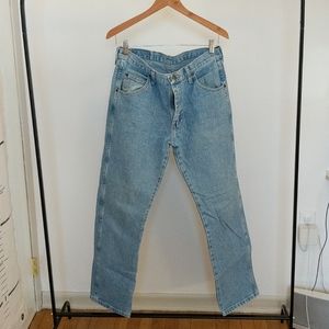 Wrangler light wash blue jeans size 32 waist